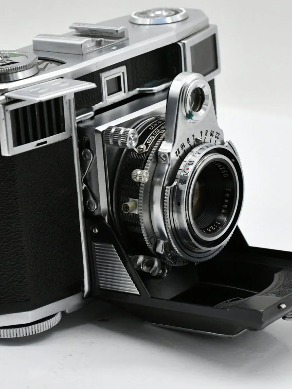 Vintage Zeiss Ikon Contessa Model 533 24 35mm Camera 1953-1955